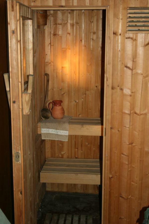 Chalet Miravidi, Montchavin-La Plagne, Jacuzzi & Sauna Exterior foto